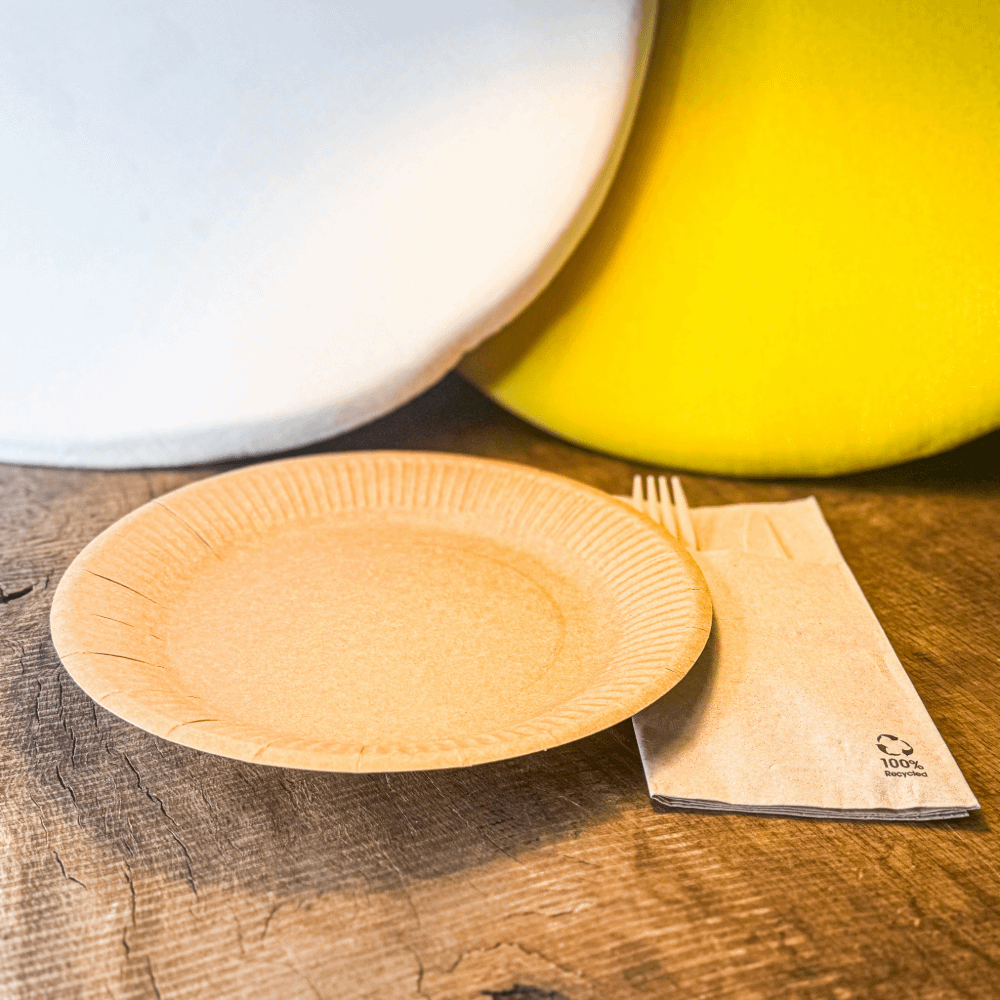 Piatti avana compostabili 23 cm per ristorazione sostenibile.