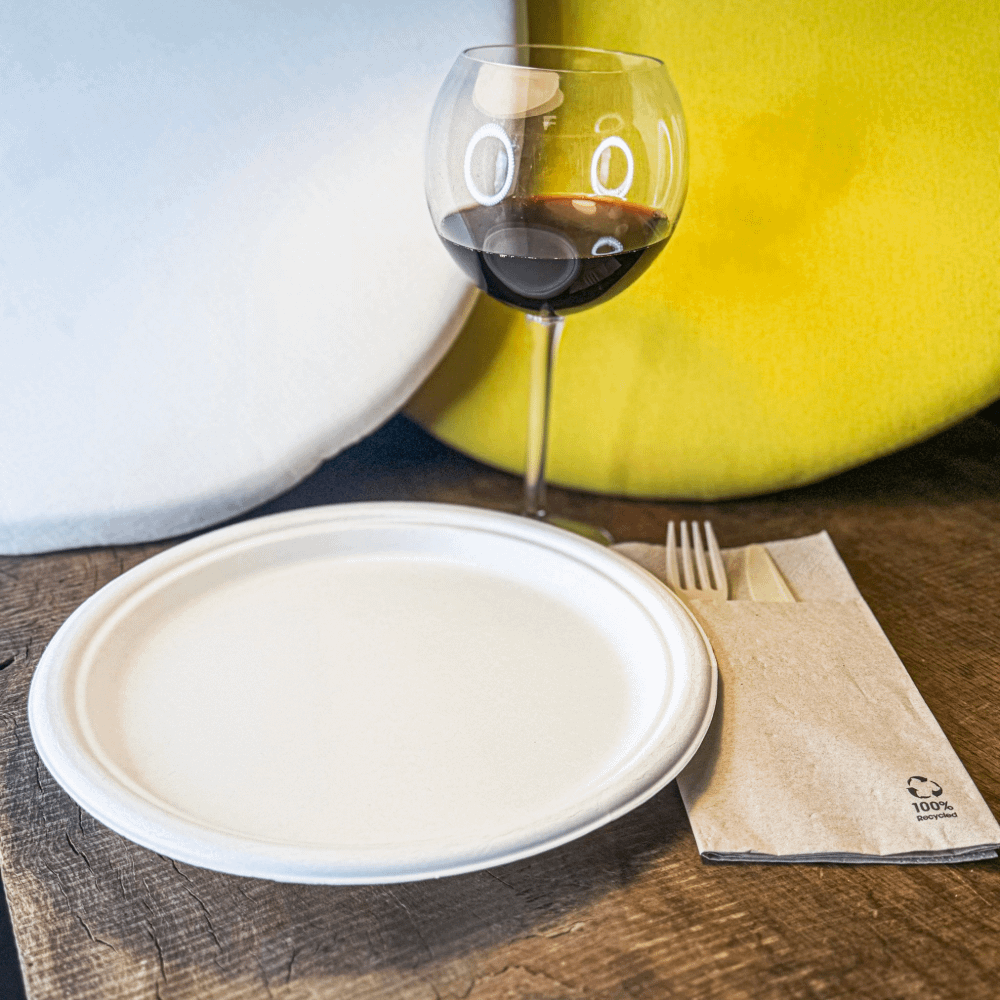 Zoom sul piatto ecologico, materiali compostabili, diametro 26 cm. perosnalizzabile