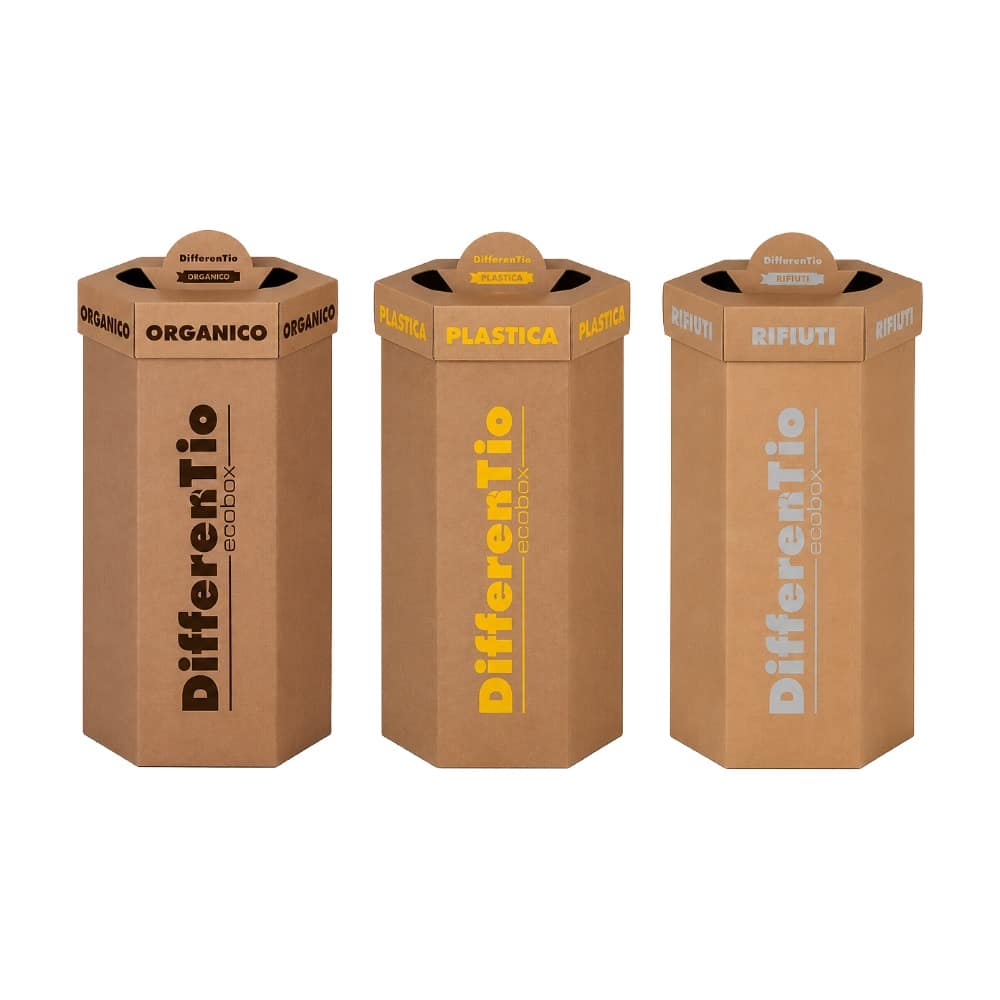 Set da 3 bidoni per raccolta differenziata in cartone DifferenTio Ecobox con contenitori per organico, plastica e rifiuti su sfondo bianco