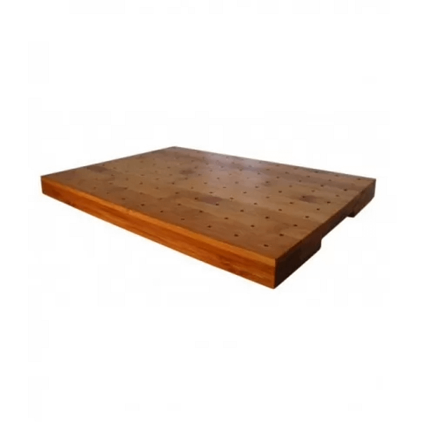Plateau en bois 120 trous pour apéritifs et amuse-gueules.